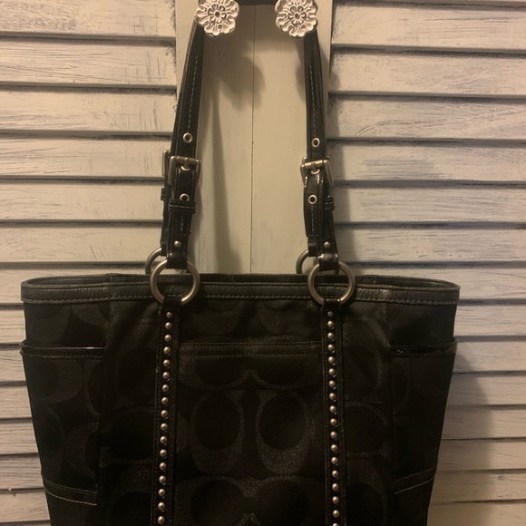 Authentic Coach - Picture 3 of 6